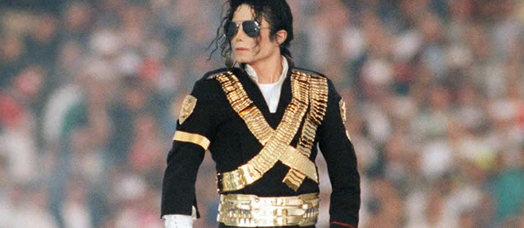 Can you name the lovely star who brightened up the stage in this classic halftime show?